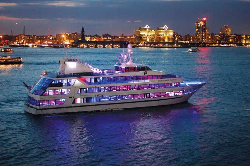 7 Most Romantic Dinner Cruises in New York City [New Guide ...