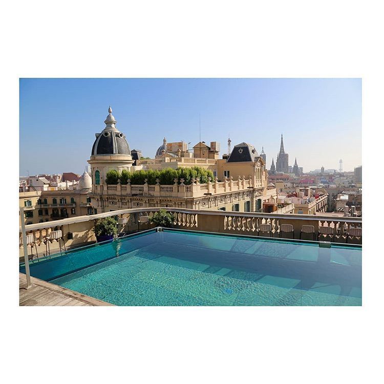 Airbnb Barcelona Swimming Pool