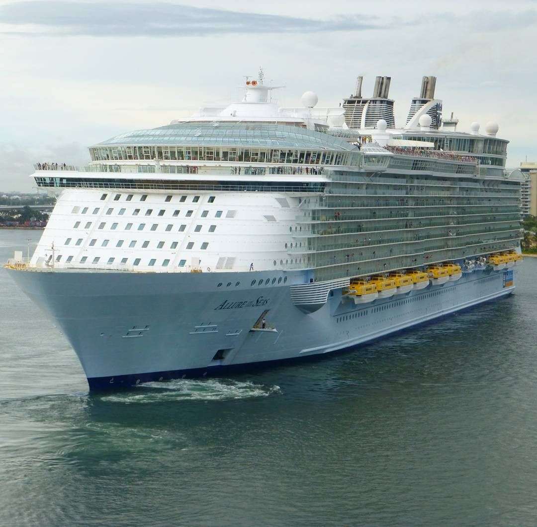 Allure of the Seas pulling out of Fort Lauderdale # ...