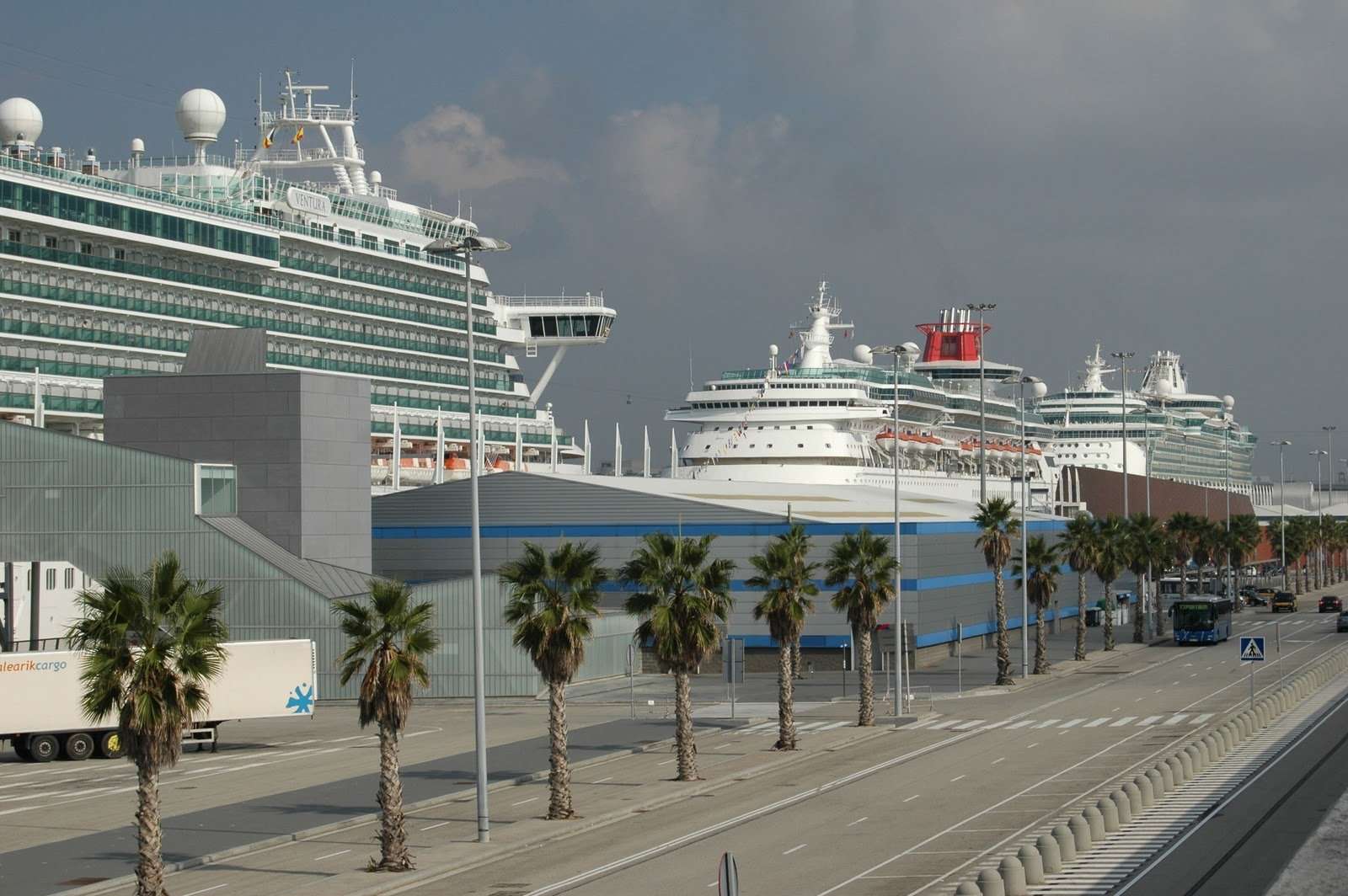 BARCELONA cruise ships and terminals