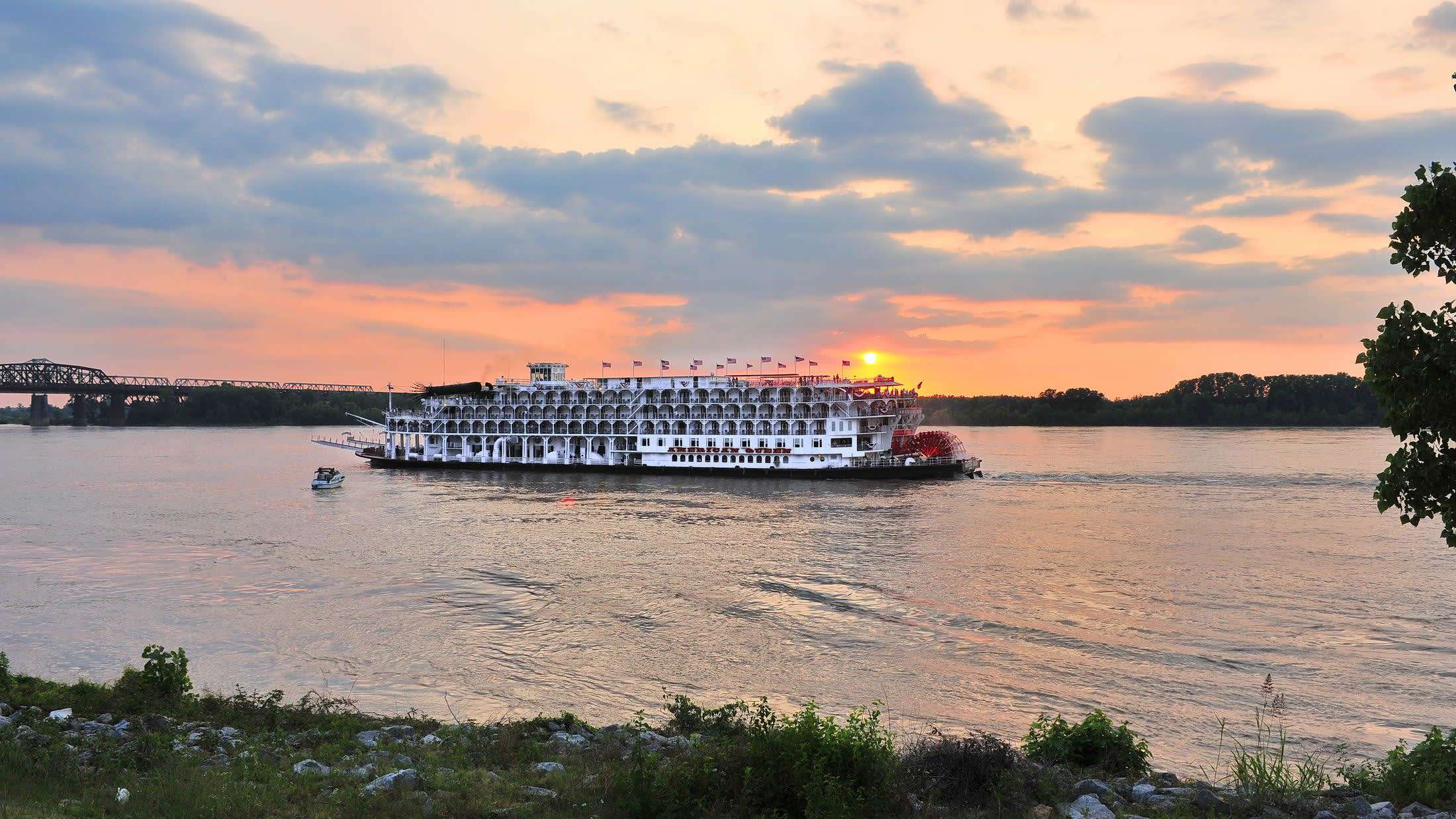 Bespoke Mississippi River Cruise Memphis to New Orleans