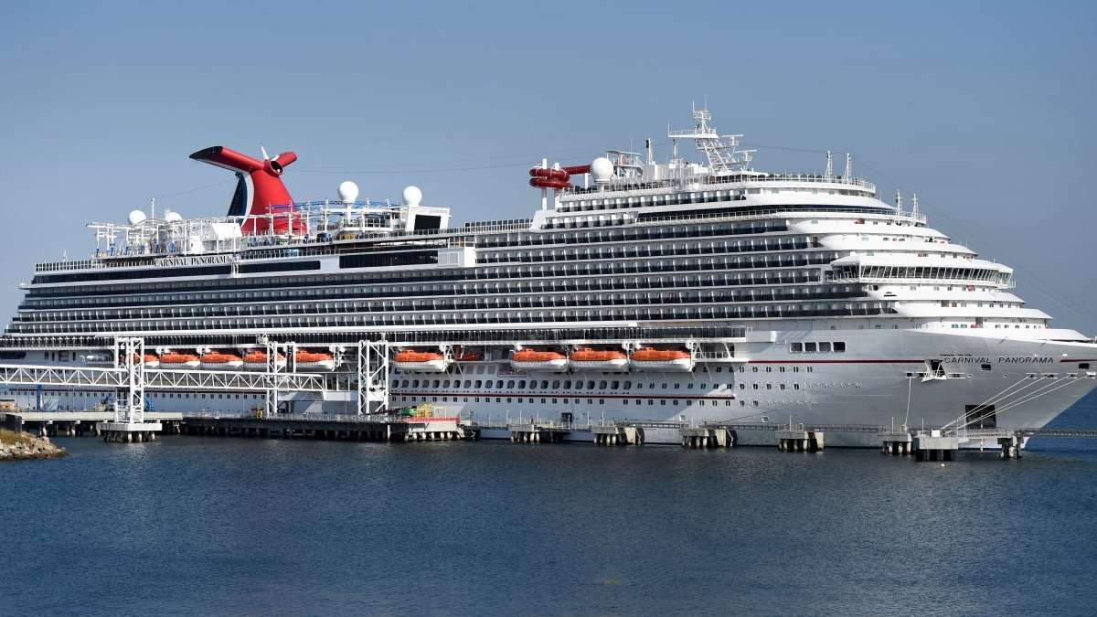 Carnival Cruise Line Updates Passengers on Possible Plan ...