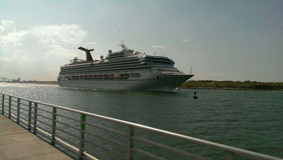 Cruise ship leaving out