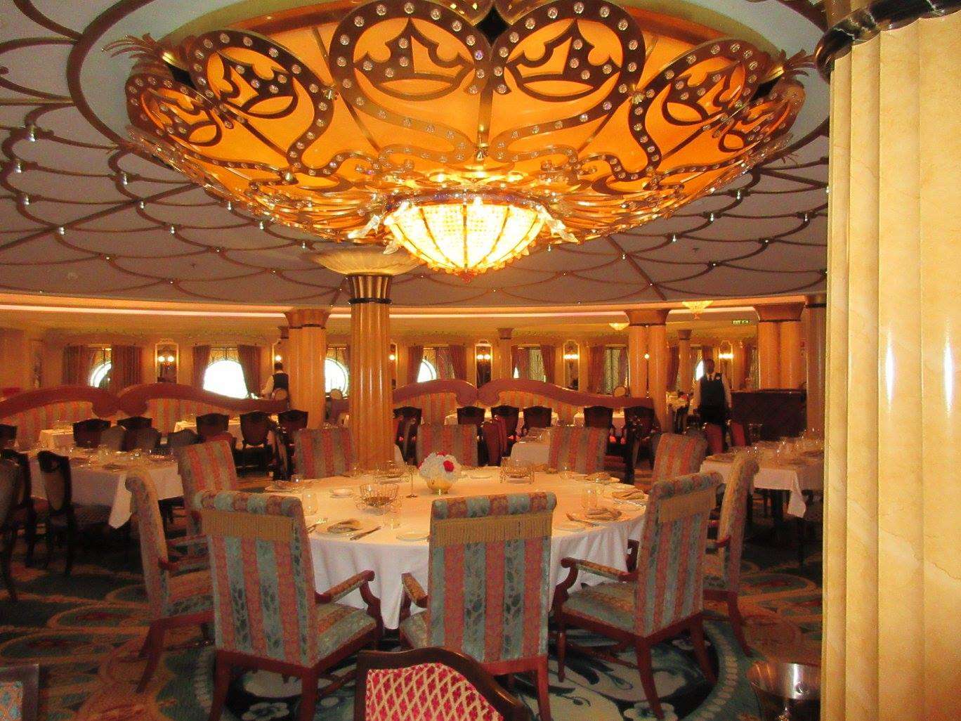 Dining on Disney Cruise LineÂ®: Main Seating vs. Second Seating