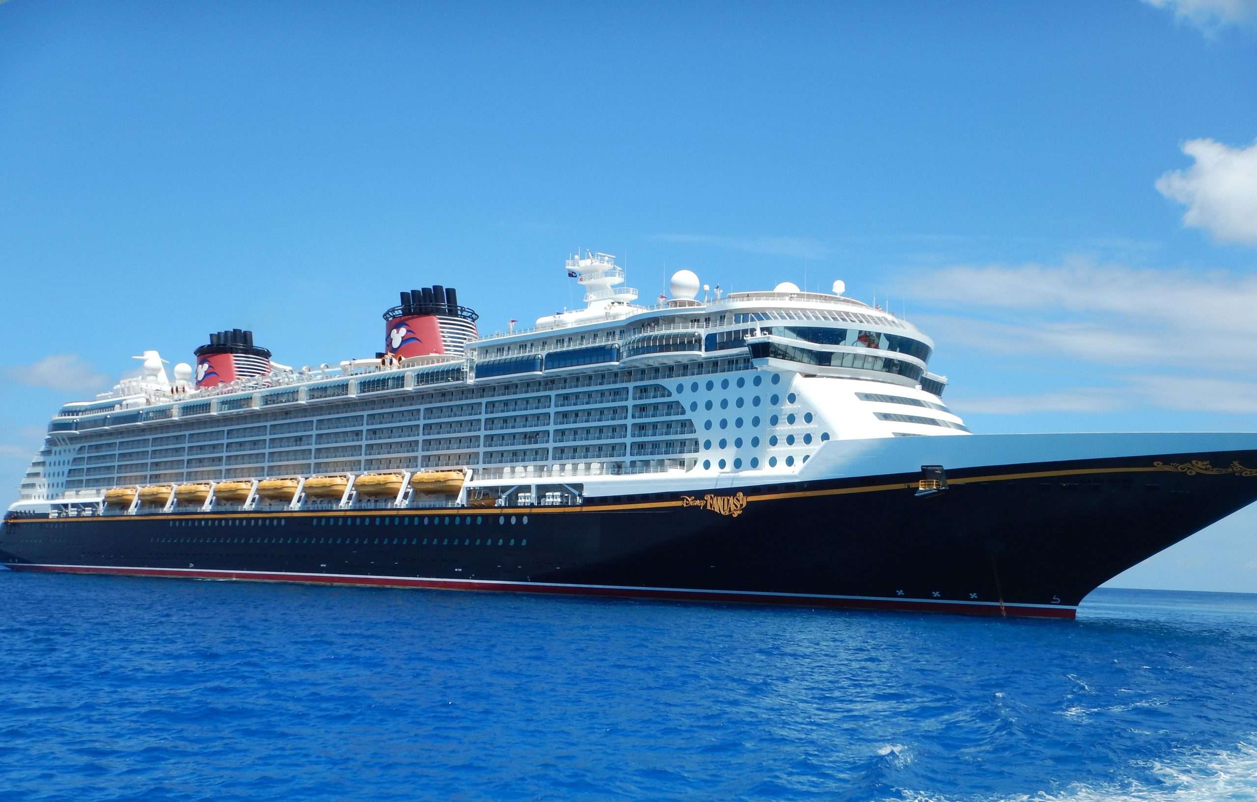 Early or Late? Which Disney Cruise Dinner Seating is for ...