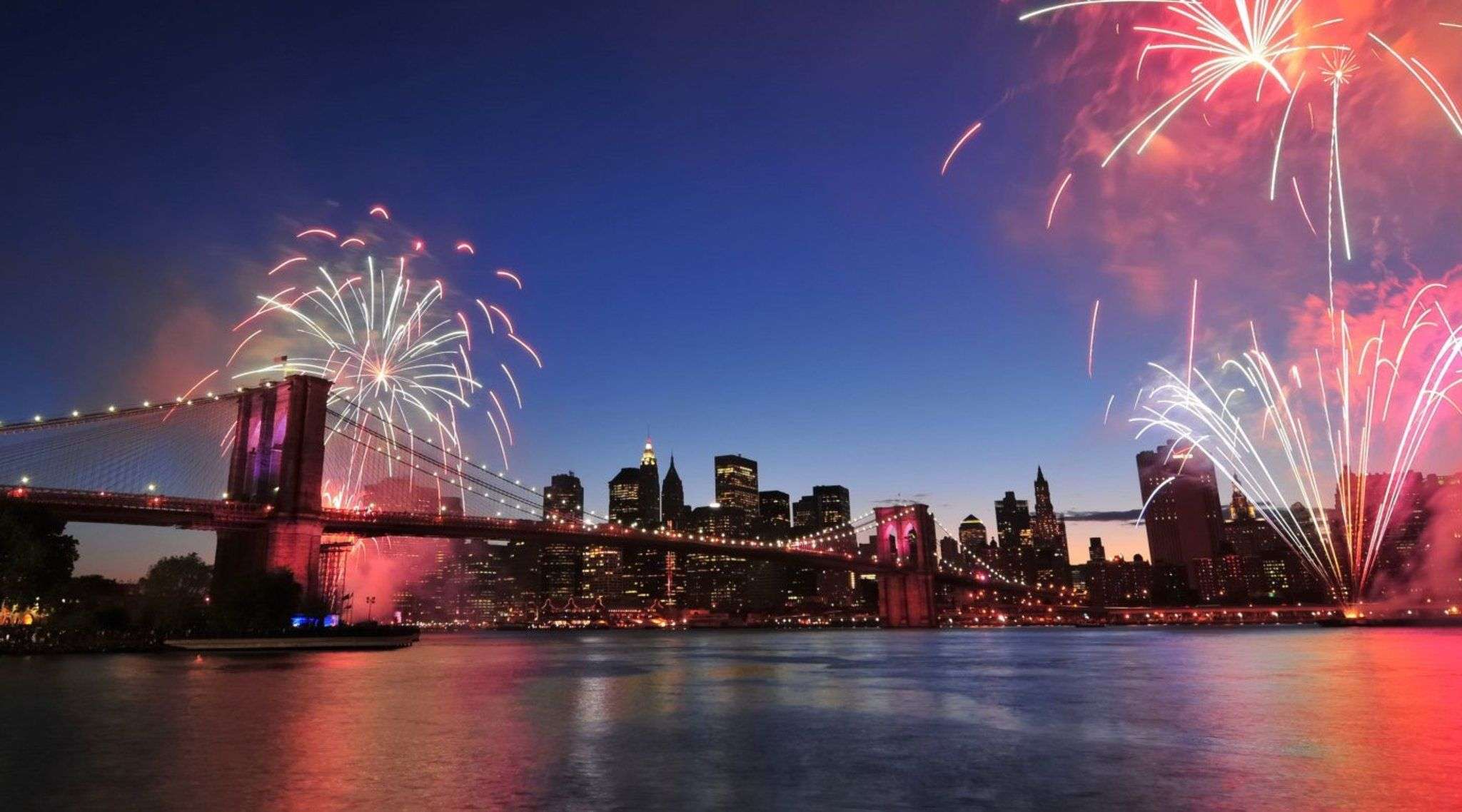 July 4th Cruise: The Best View Of The NYC Fireworks Is From The Water ...