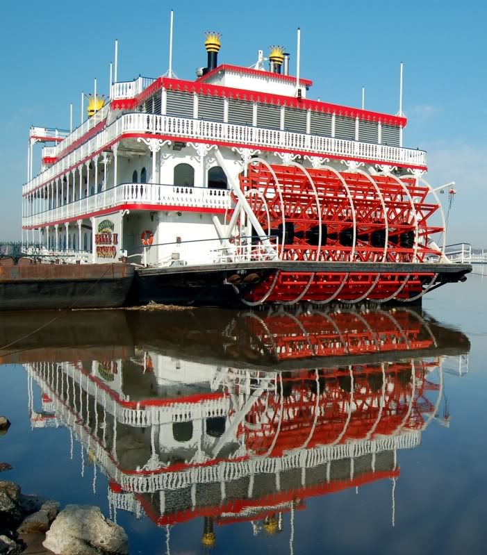 Paddle Boat Cruises On Mississippi River