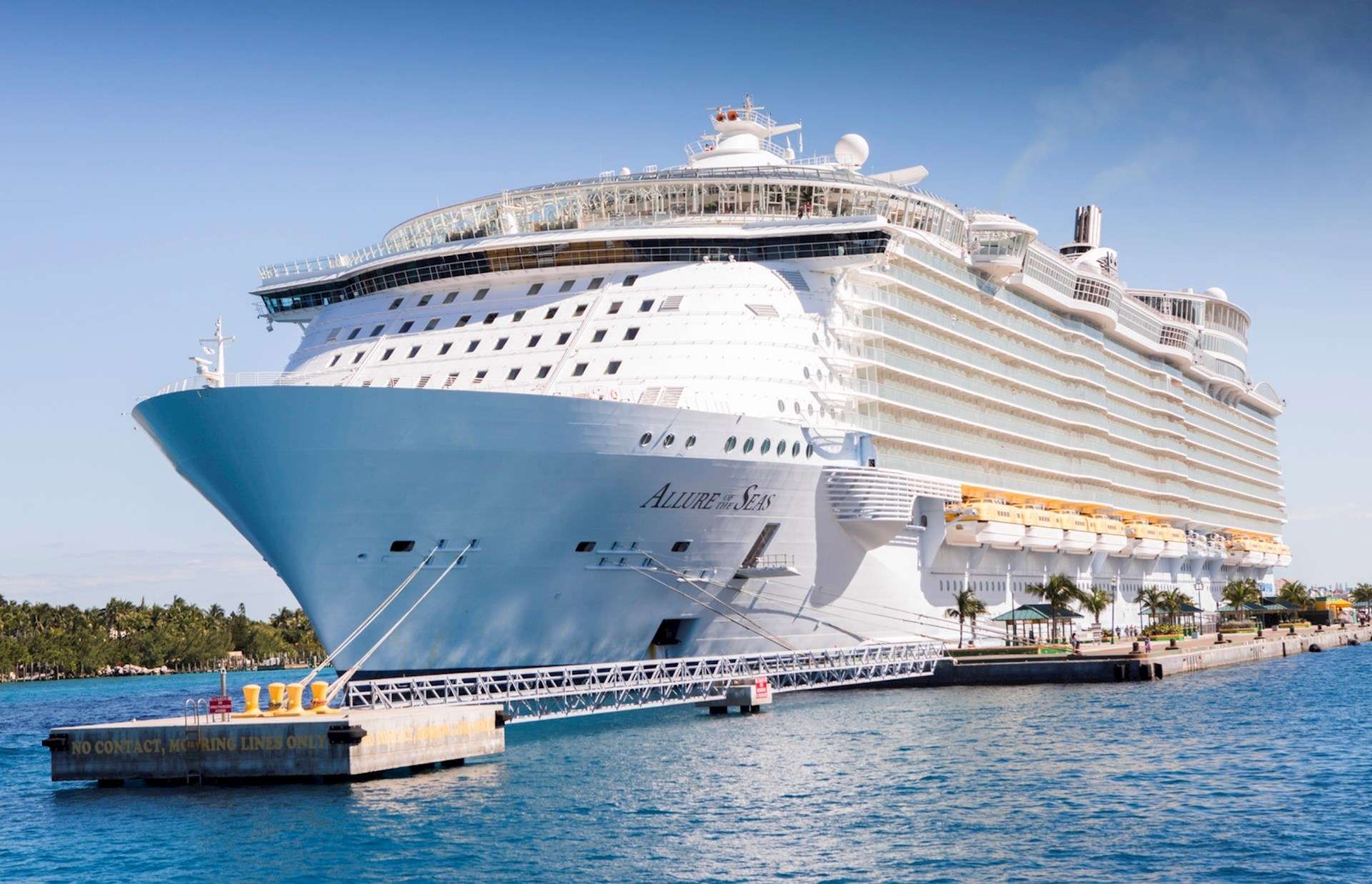 Royal Caribbean Allure of the Seas Cruise Ship 2021 / 2022