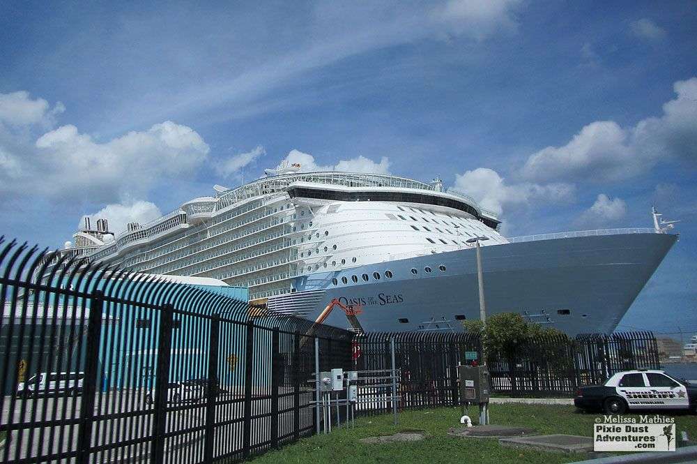 Royal Caribbean, Oasis of the Seas in port at Fort Lauderdale cruise ...