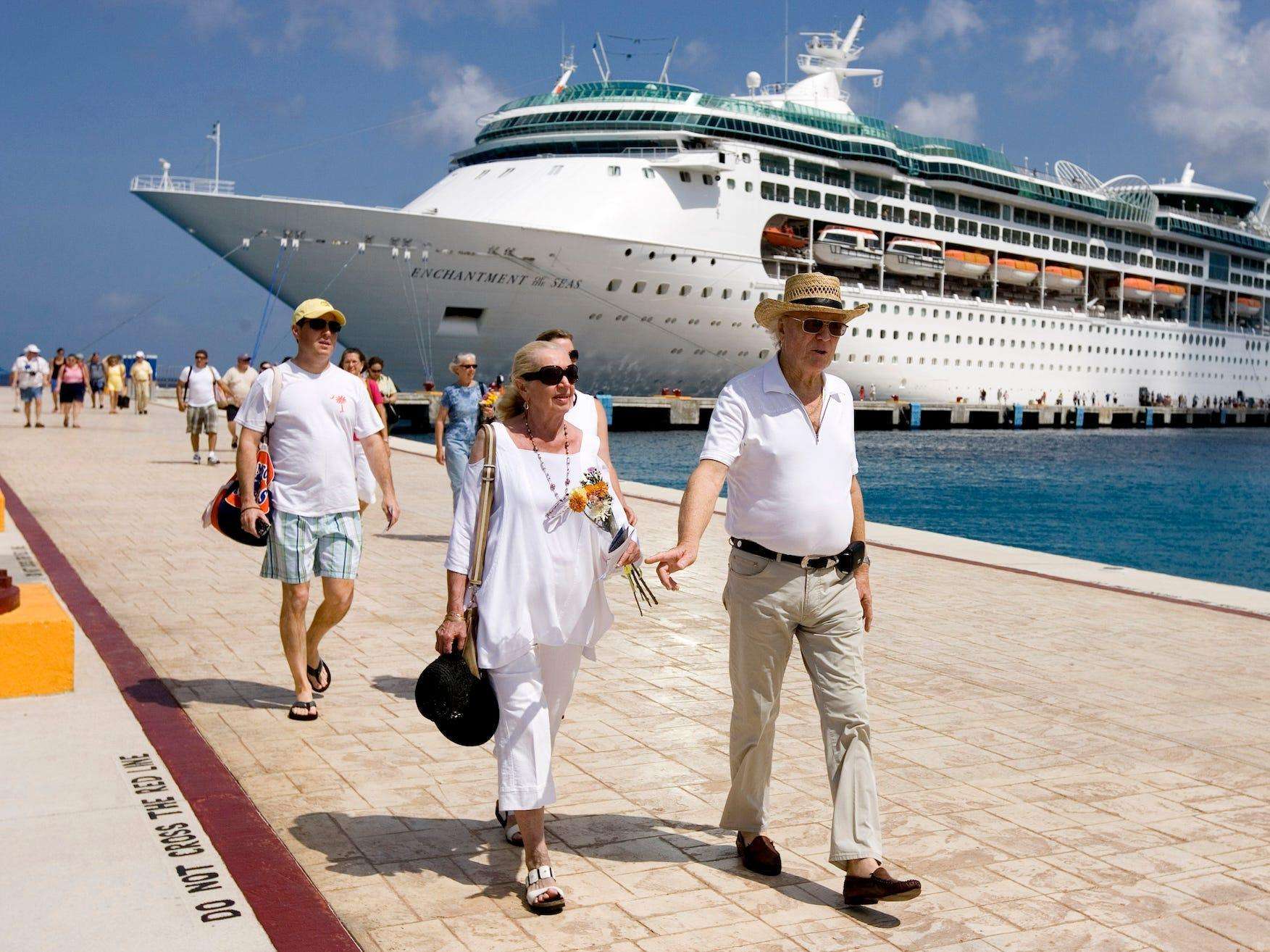 Royal Caribbean reverses vaccination mandate for passengers on cruises ...
