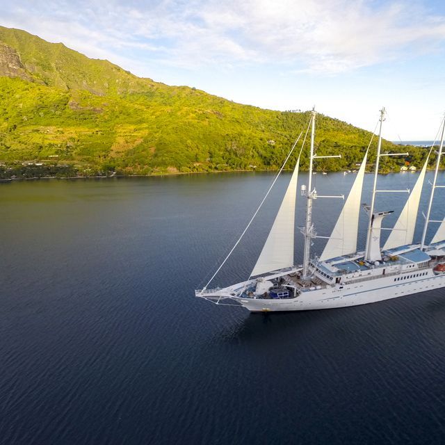 Sail away to paradise in French Polynesia